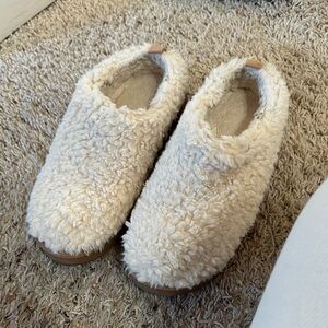 Sherpa shoes